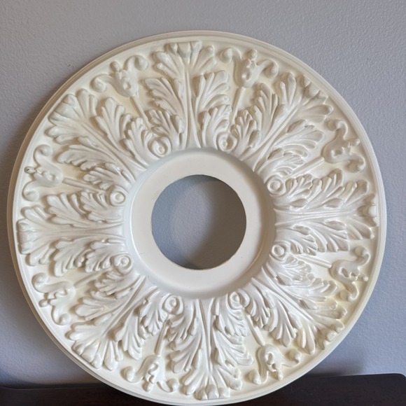 The Unbranded Brand Other - 15.50" Ceiling Medallion Round Molded Plastic Vintage